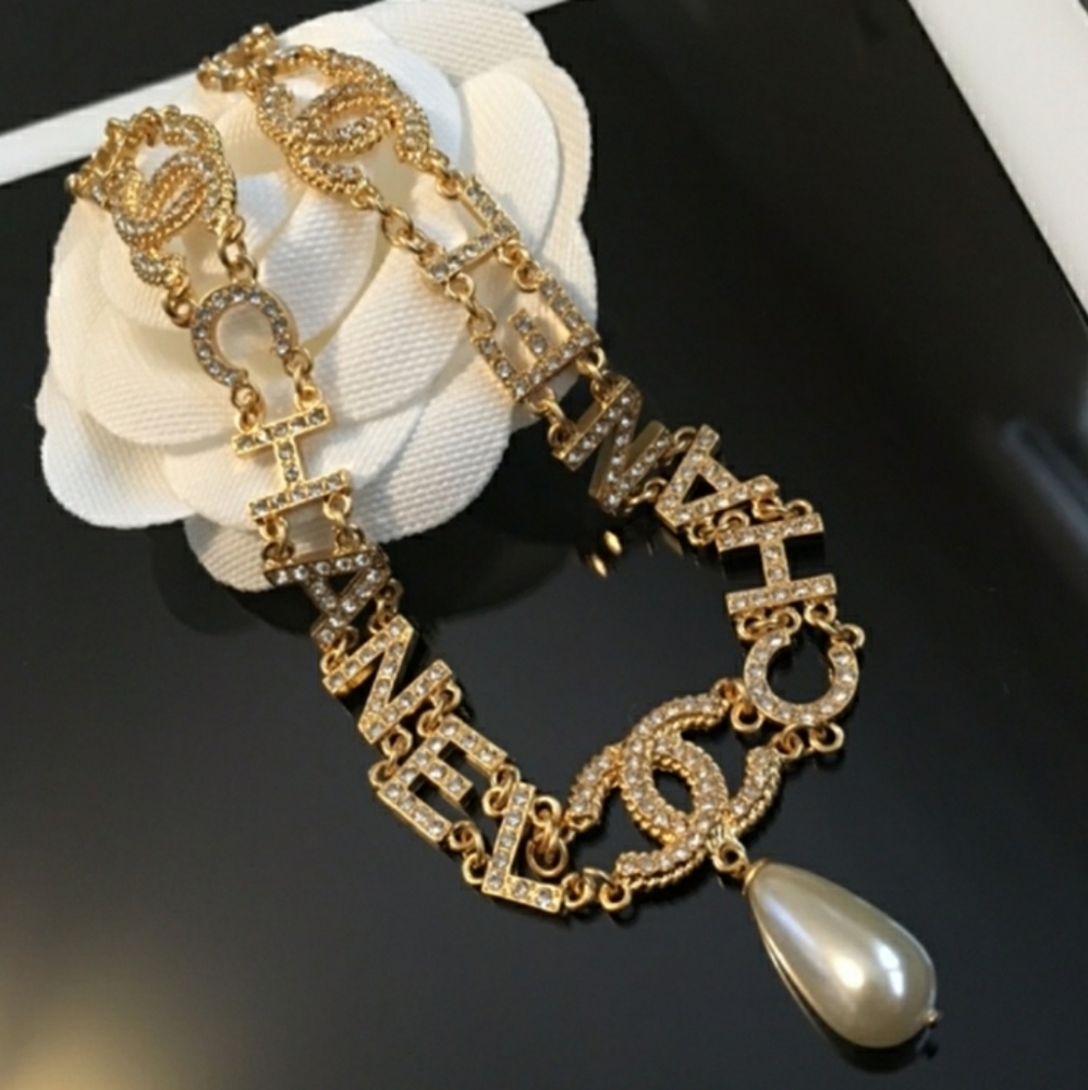 CHANEL Necklace - Picture 2 of 7